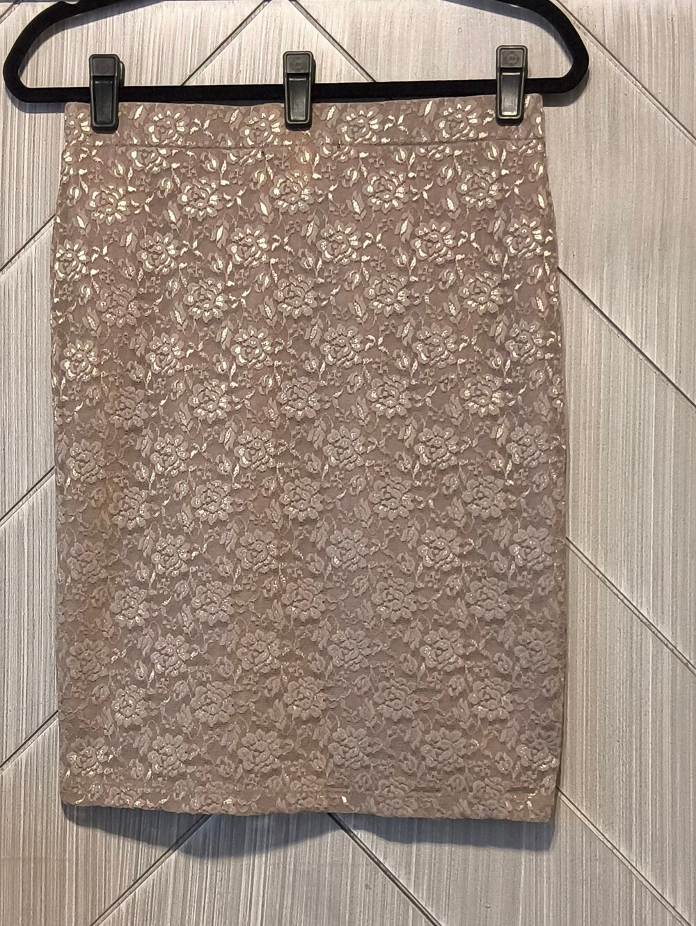 Forever 21 Large Taupe With Metallic Floral Lace Pencil Skirt Romantic
